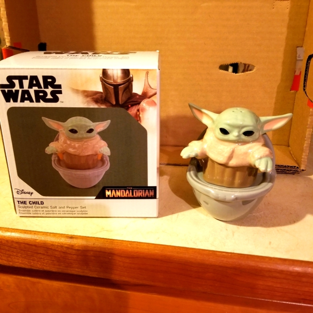 Disney The Mandalorian Grogu The Child Salt and Pepper Shakers